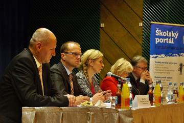 navsteva-ministryne-kateriny-valachove-v-pardubickem-kraji