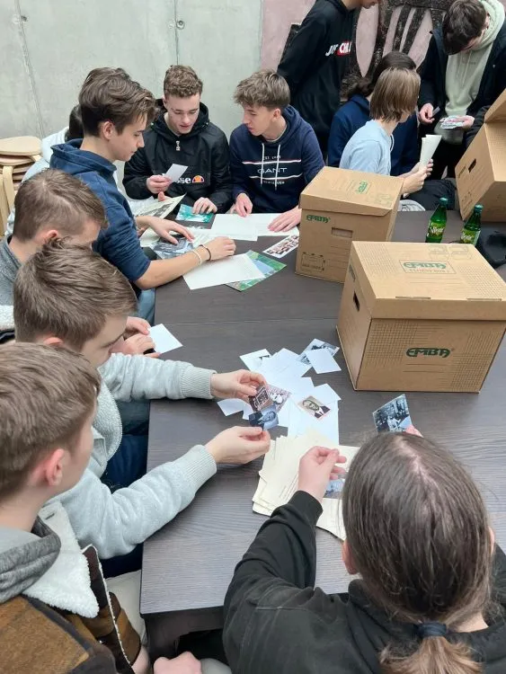Badatelská činnost v&nbsp;pardubickém Památníku Zámeček se žákům EDUCA Pardubice vydařila