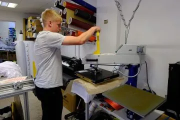 09