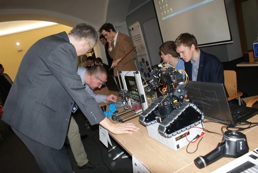 Projekt OPVK 44 – podpora přírodovědného a&nbsp;technického vzdělávání na SPŠE a&nbsp;VOŠ Pardubice