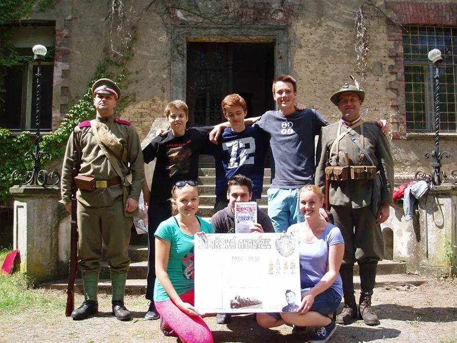 V&nbsp;závodě „Legie 2015“ postupuje tým Gymnázia, Mozartova do celostátního finále