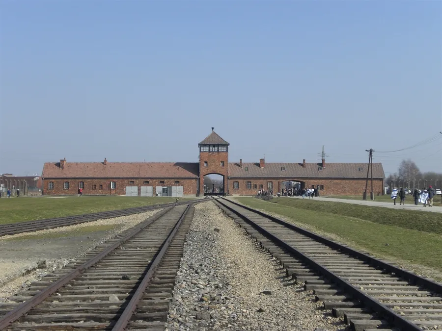 Studenti pardubického gymnázia Mozartova navštívili Auschwitz-Birkenau