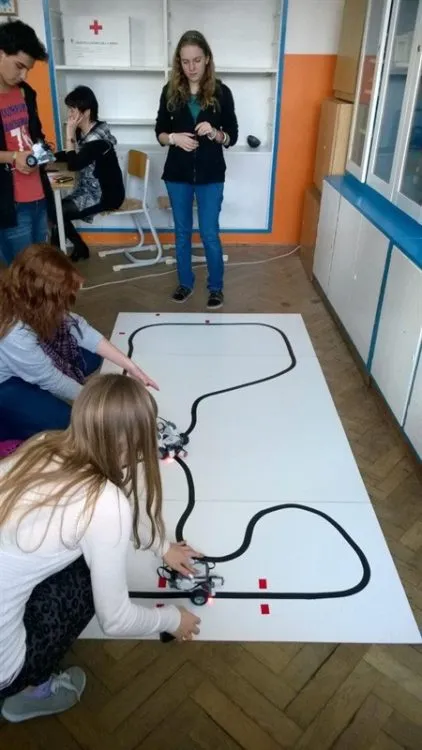 Pozvání k&nbsp;robotice pro ZŠ se setkalo s&nbsp;velkým zájmem žáků