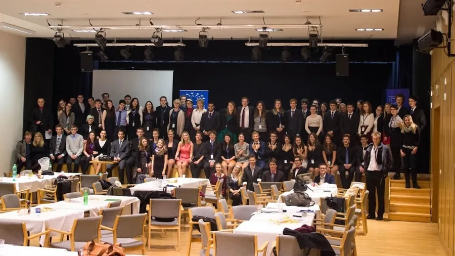 Studentská delegace z&nbsp;Gymnázia, Mozartova v&nbsp;Evropském parlamentu mládeže