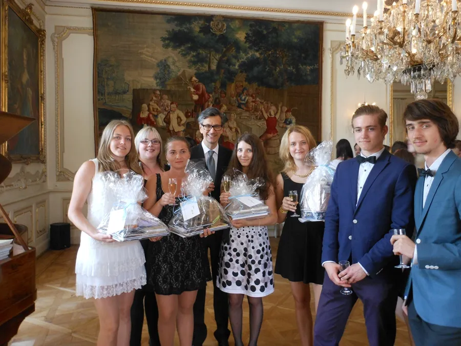 Studenty Gymnázia Mozartova přijal na slavnostní recepci francouzský velvyslanec Jean Pierre Asvazadourian