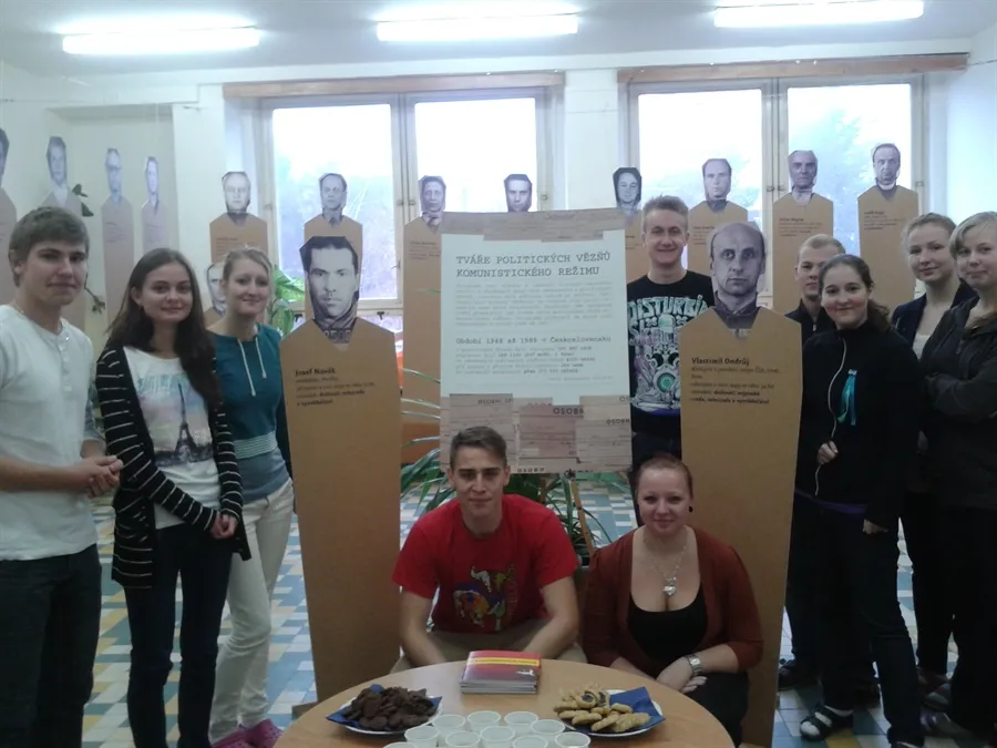 Gymnázium, Pardubice, Mozartova 449 zve na výstavy „Z vězeňských spisů“