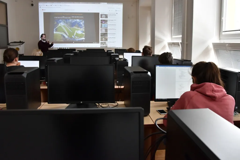 Střední školy v&nbsp;Pardubickém kraji pomalu ožívají