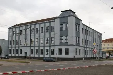 02_____cela_budova