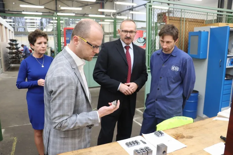 Učiliště v&nbsp;Třemošnici má prosvětlenější a&nbsp;zateplené dílny