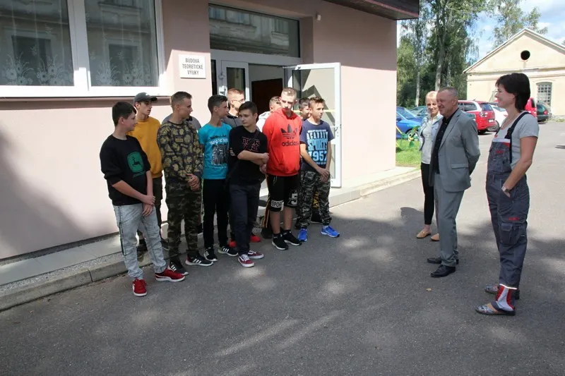 Opravárenské učiliště v&nbsp;Králíkách jede…