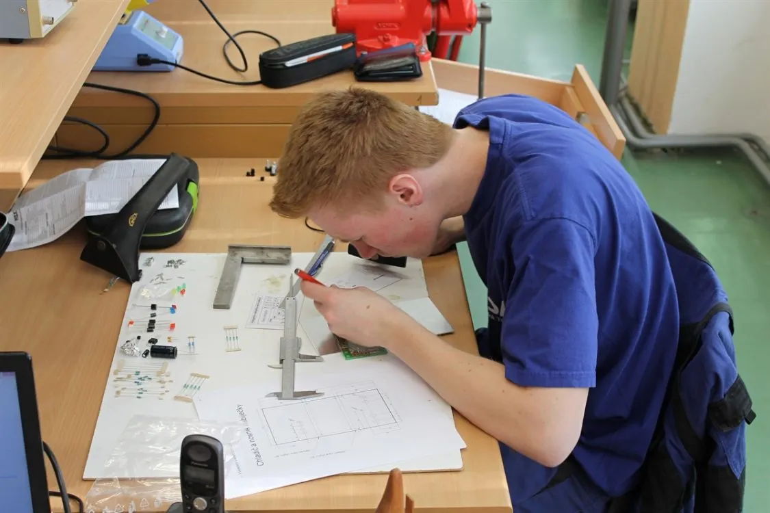 Oblastní soutěž oboru Mechanik elektrotechnik na VOŠ a&nbsp;SŠT Česká Třebová