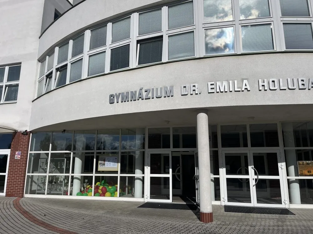 Další dvě školy v&nbsp;Pardubickém kraji oslavily svá významná výročí