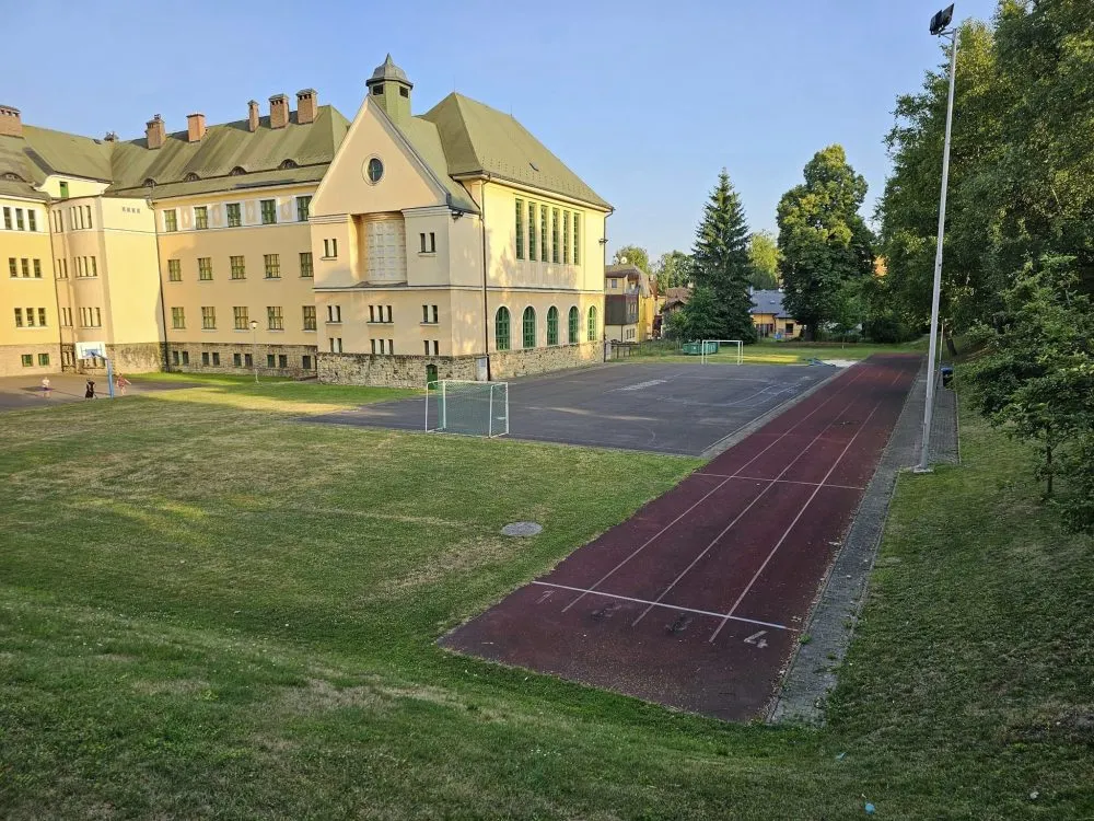 Úprava hřiště Gymnázia Česká Třebová začne počátkem března