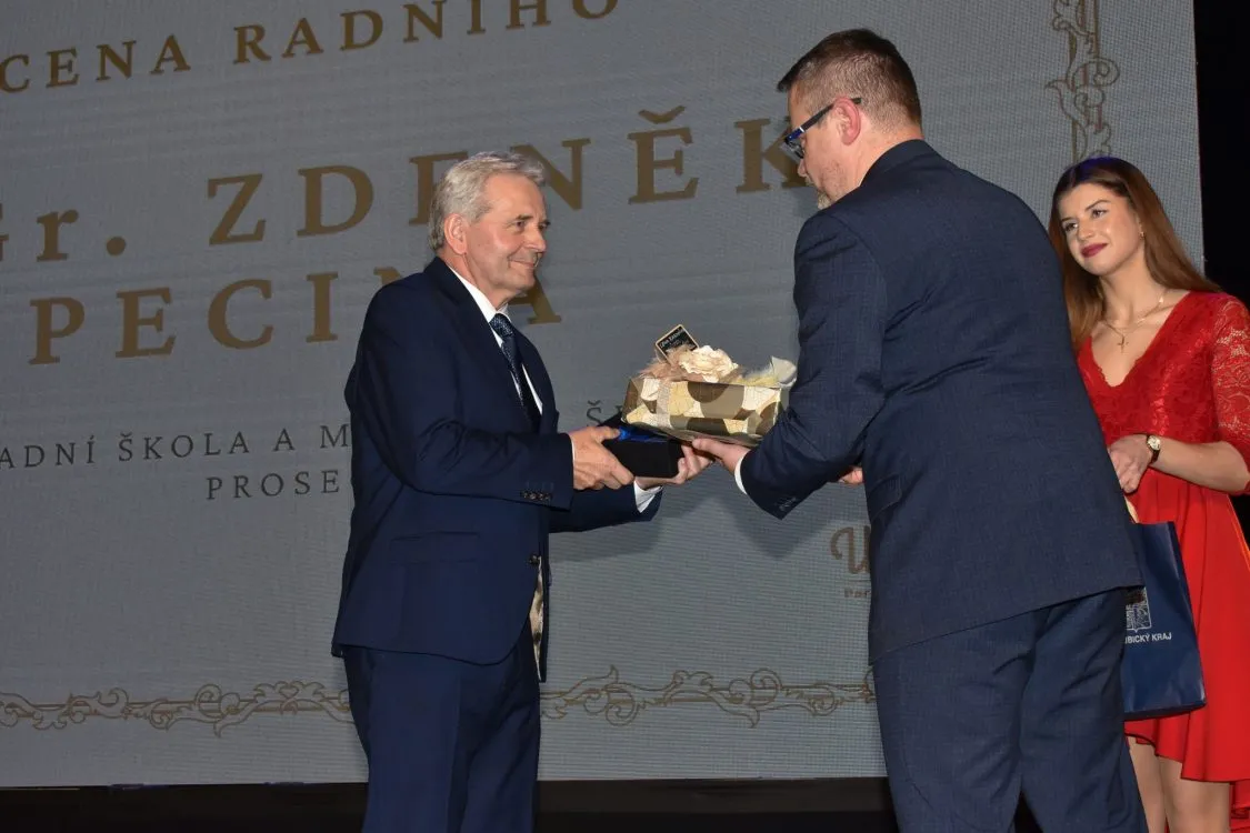 Už jen posledních pár dní můžete nominovat nejlepší učitele na Ceny Gustava Harbmana!