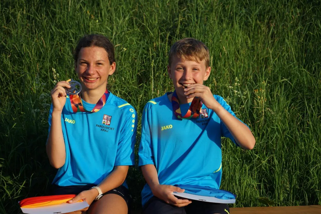 První den, dvě medaile. Z&nbsp;orientačního běhu na Olympiádě dětí a&nbsp;mládeže máme stříbro a&nbsp;bronz