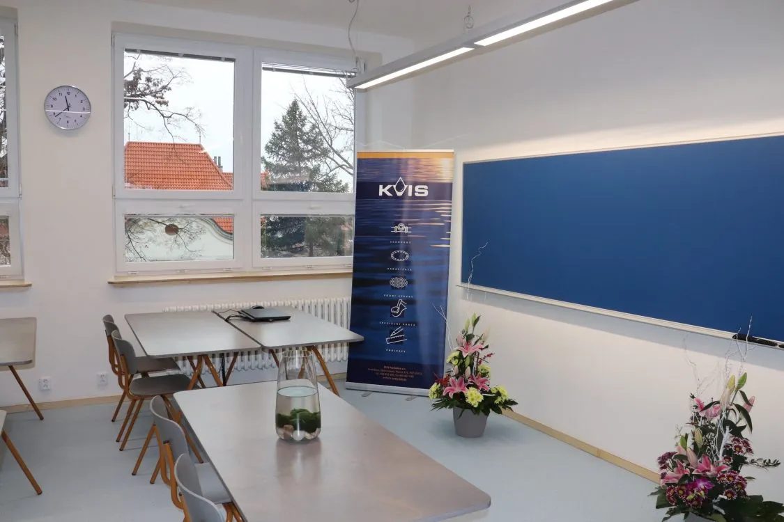 Stavební škola ve Vysokém Mýtě pokračuje ve spolupráci s&nbsp;firmami. Letos otevřela již druhou nově zmodernizovanou učebnu