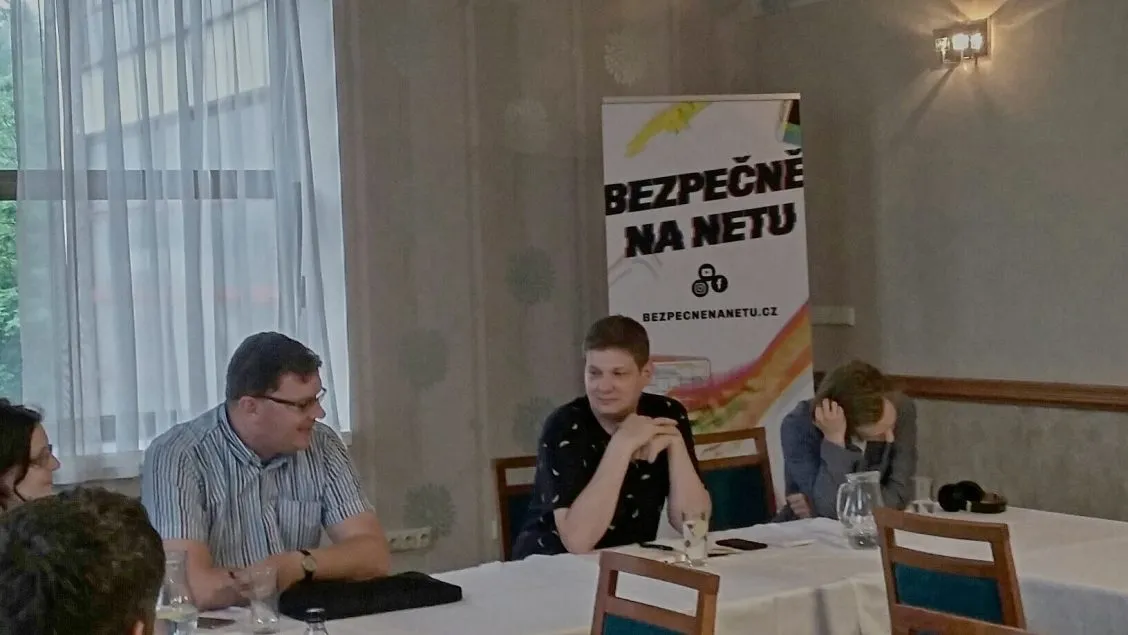 BEZPEČNĚ NA NETU