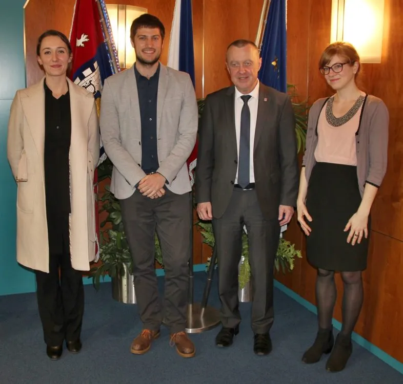 Zástupci kraje a&nbsp;Francouzské aliance projednávali dobrovolnictví i&nbsp;spolupráci škol
