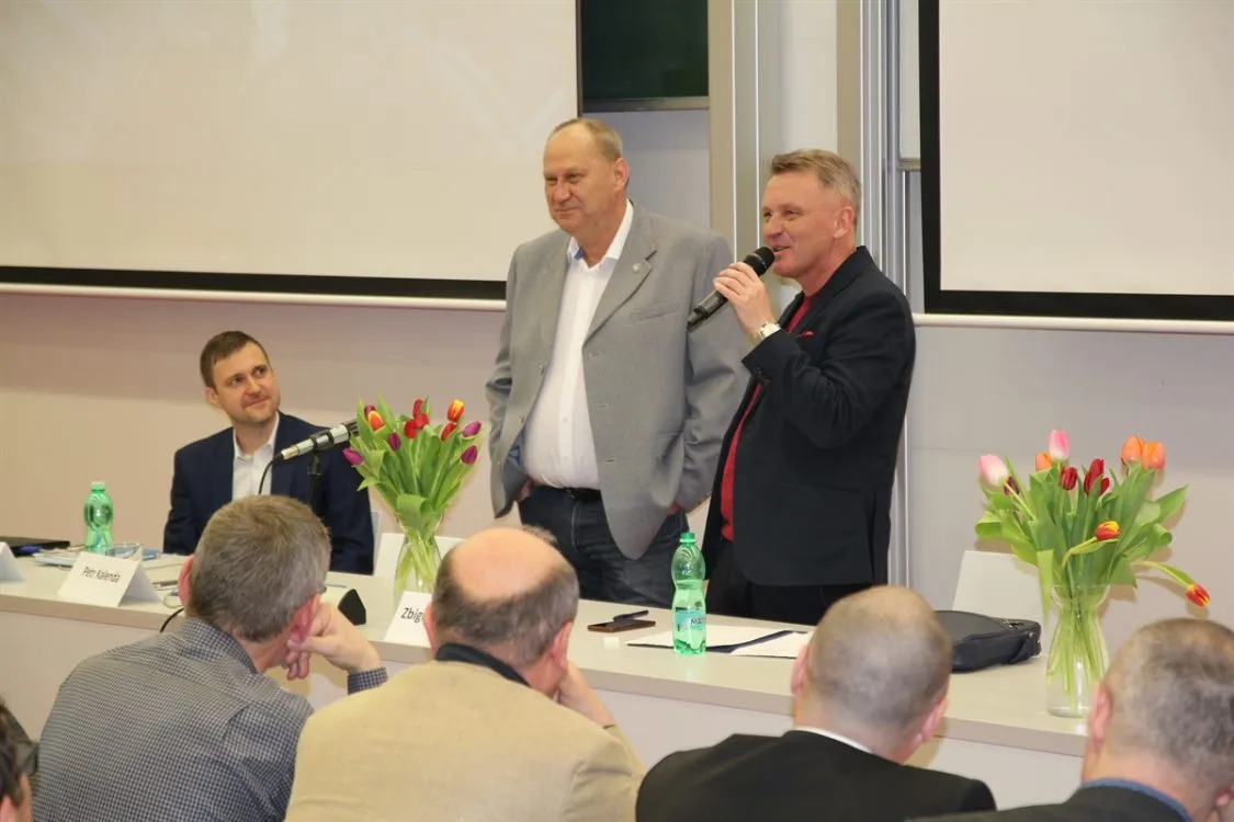 Vysoká i&nbsp;střední. Lanškrounské AVX spolupracuje se školami v&nbsp;Pardubickém kraji