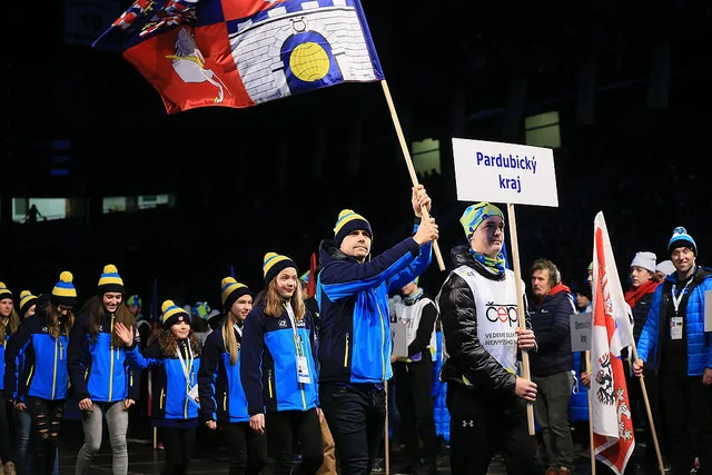 Olympiáda dětí a&nbsp;mládeže odstartovala! Zahájil ji Verner a&nbsp;pardubické hokejové legendy