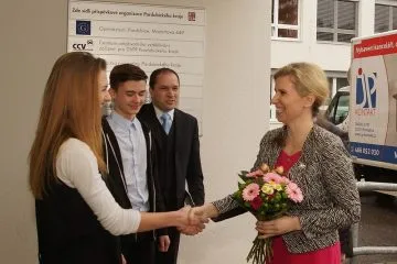 Prijeti_pani_ministryne_zaky_skoly