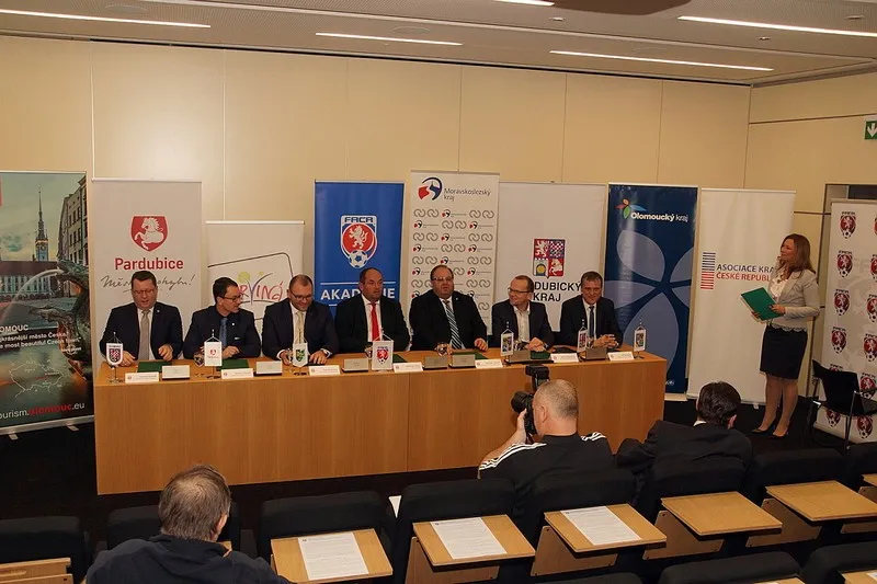 Chceme udržet fotbalové talenty v&nbsp;našem kraji, říká hejtman Netolický