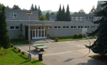 zs_u_stadionu_pred_zateplenim