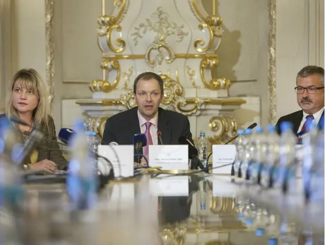 MINISTR CHLÁDEK PODEPSAL S&nbsp;ODBORÁŘI DOHODU O&nbsp;SPOLUPRÁCI