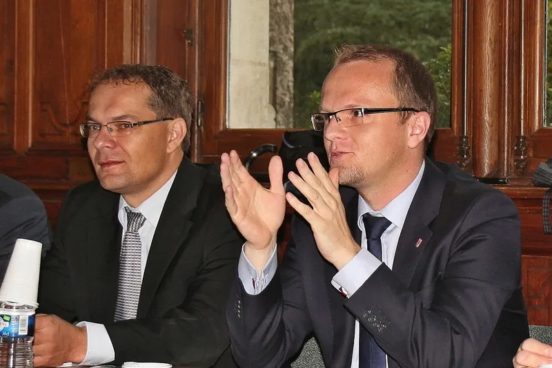 Partnerské regiony prohloubí spolupráci škol. Na své by si mohly přijít i&nbsp;dostihy