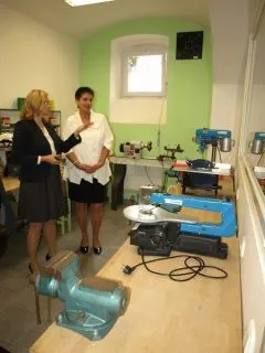 kp_Reditelka_Milena_Batkova_a_Jana_Pernicova_v_ucebne