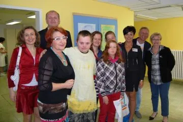 Deti_ze_skoly_Svitani_vyzdobily_transfuzni_odd
