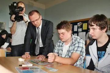 20130523_Hejtman_se_studenty_Gymnazia_Ceska_Trebova