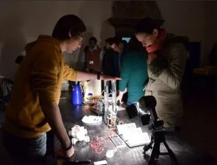 nocvyzkumniku13-05