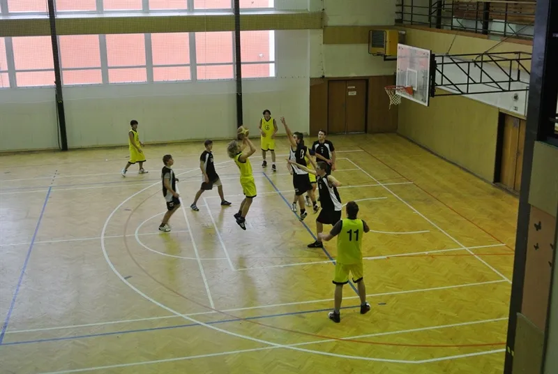 Basketbal středních škol