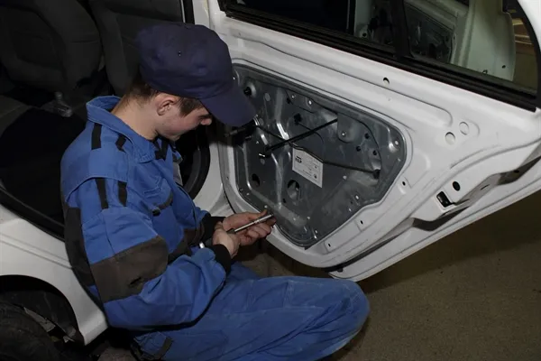 Karosáři a&nbsp;automechanici z&nbsp;ISŠT nejlepší v&nbsp;Pardubickém kraji