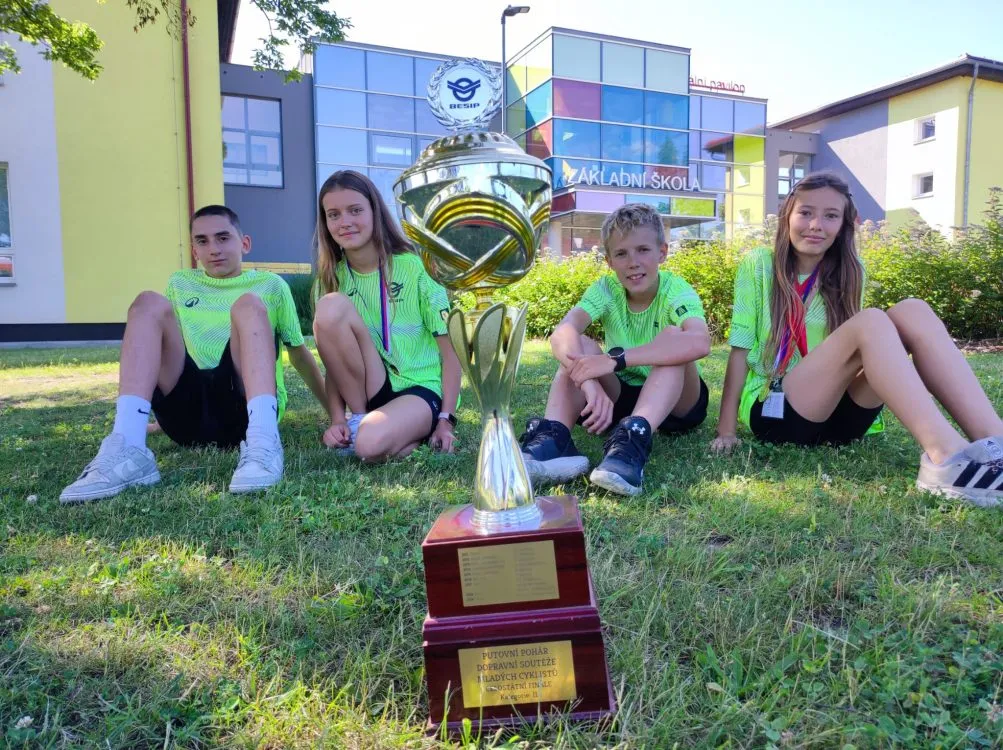 Vezeme domů 1.&nbsp;místo! Žáci z&nbsp;Opatovic nad Labem zazářili v&nbsp;celostátní Dopravní soutěži mladých cyklistů