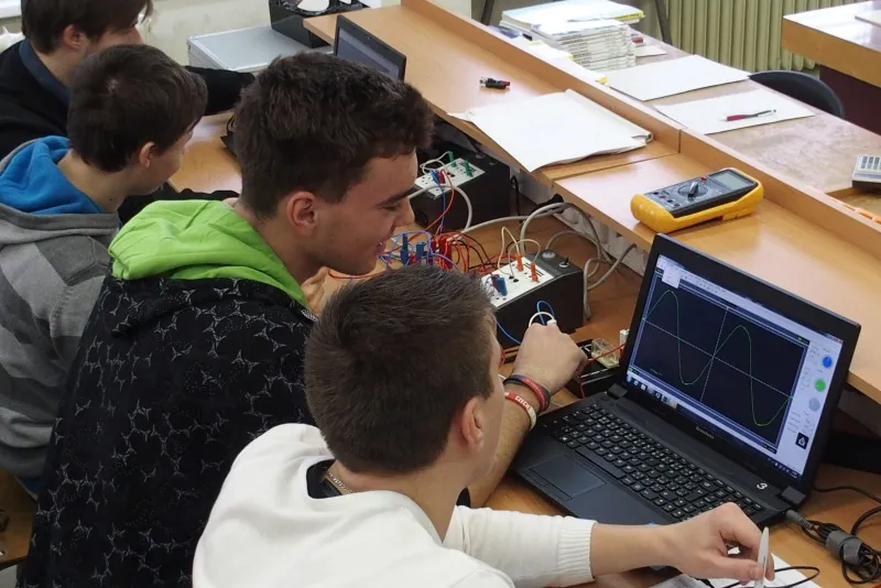 Navazující aktivity SPŠ Chrudim v&nbsp;období jednoho roku po ukončení projektu Podpora přírodovědného a&nbsp;technického vzdělávání v&nbsp;Pardubickém kraji