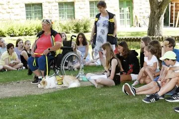 7093