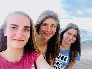 Natka-B.-Kita-a-Magda-K.-1