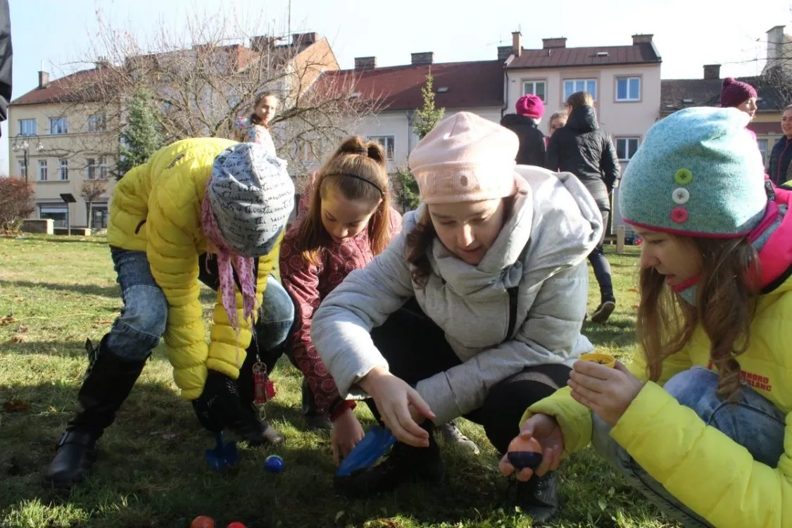 Gymnázium Česká Třebová – Projekt Krokus, připomínka dětských obětí holocaustu