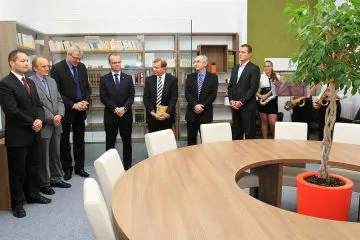 Hoste-vedeni-skoly-a-Spolku-Gymnazia-CT