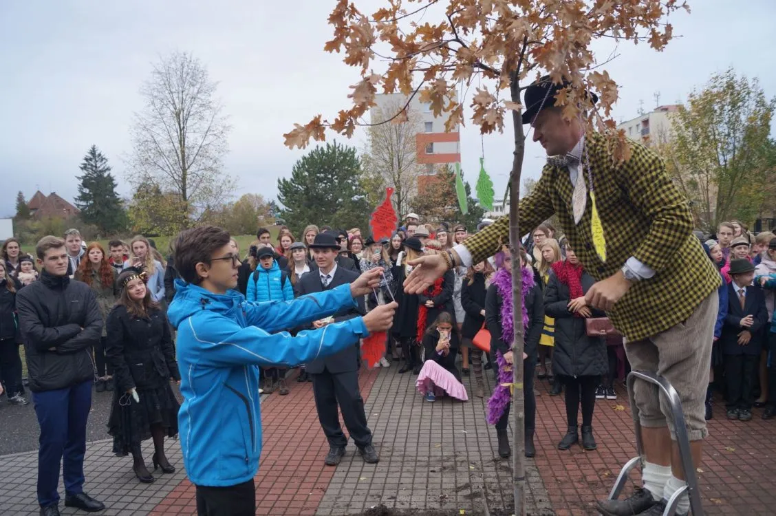 Den první republiky v&nbsp;holickém gymnáziu