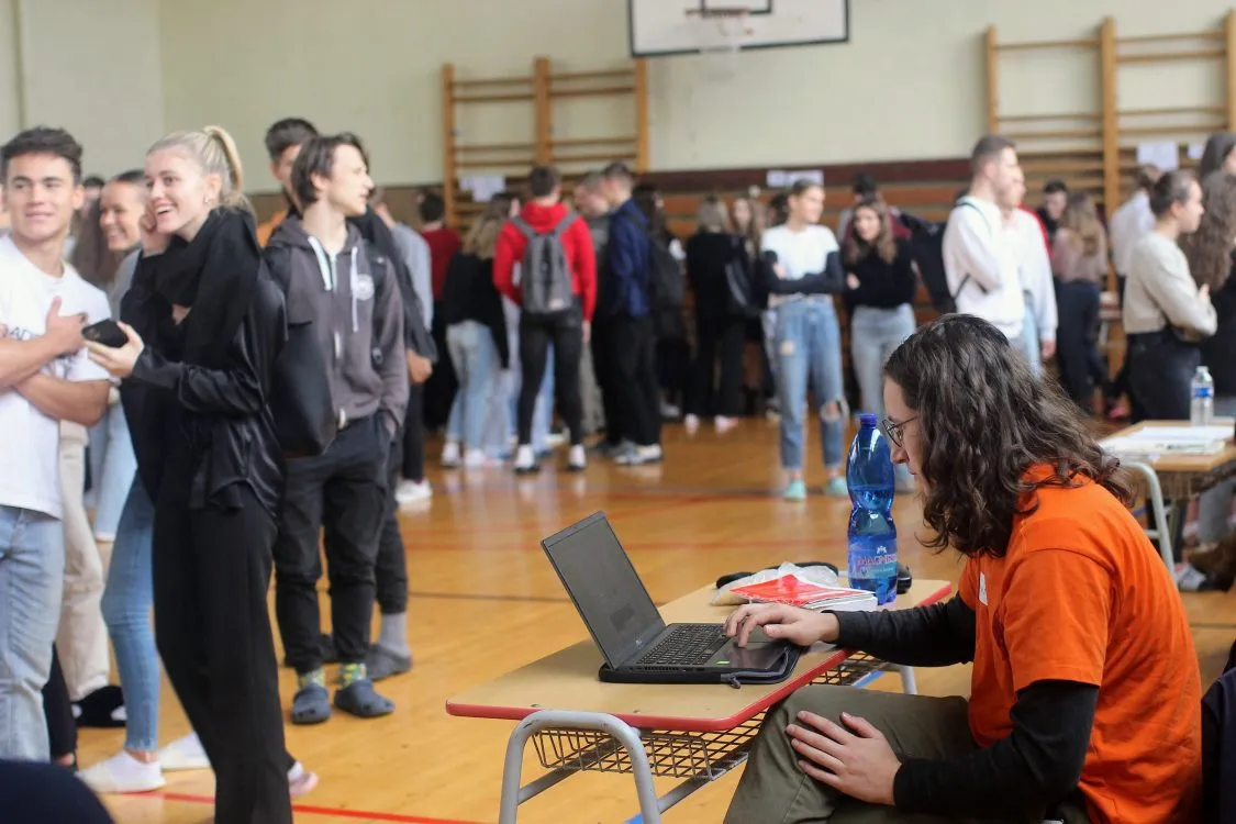 Den absolventů pardubického gymnázia v&nbsp;Dašické aneb dobří absolventi se vracejí a&nbsp;pomáhají