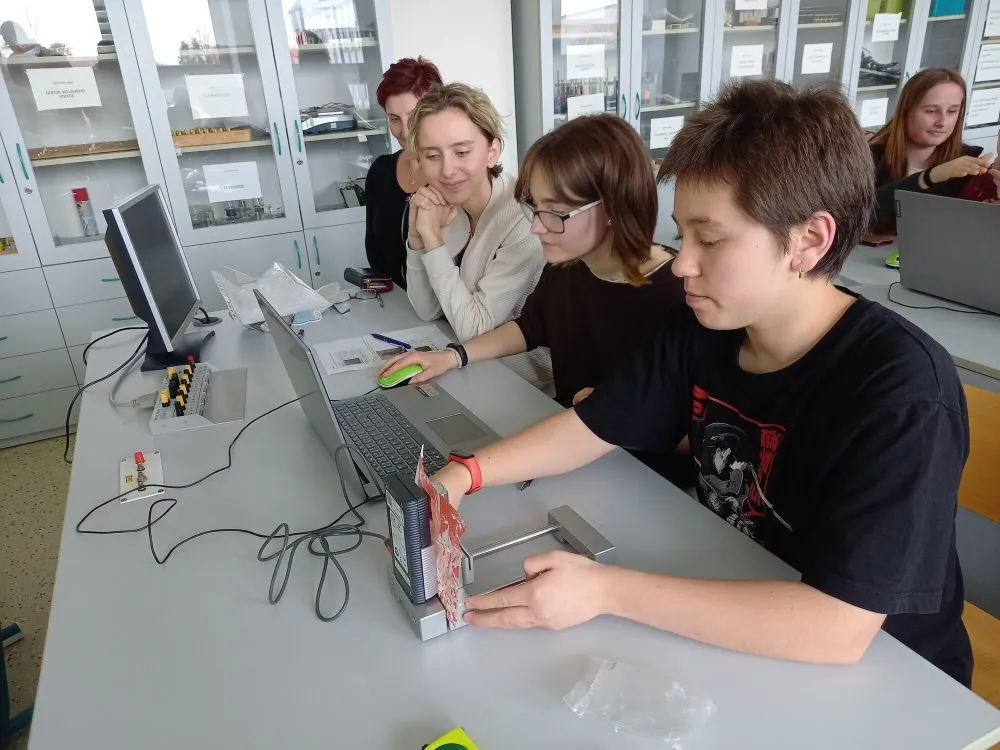 Projektové dny s&nbsp;radioaktivitou na Gymnáziu Pardubice, Dašická 1083