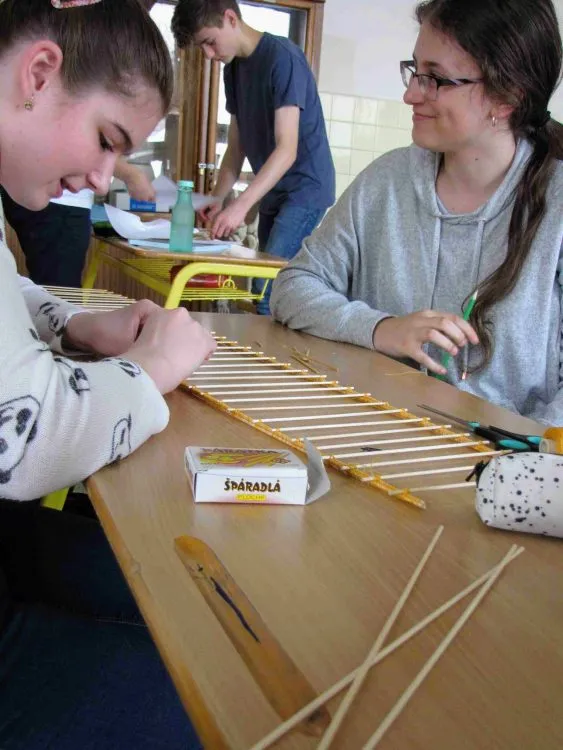 Žáci z&nbsp;pardubického gymnázia v&nbsp;Dašické testovali své technické dovednosti