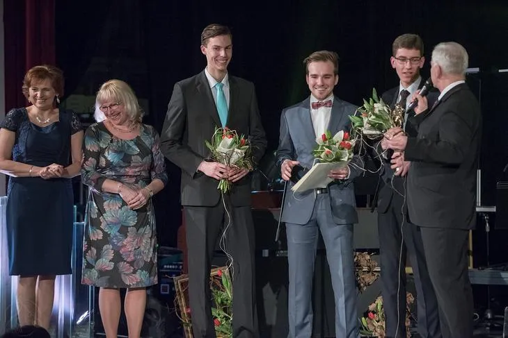 Studenti Gymnázia Vysoké Mýto Lukáš Daněk, Jiří Diblík a&nbsp;Ondřej Kopecký obdrželi výroční cenu města Vysoké Mýto