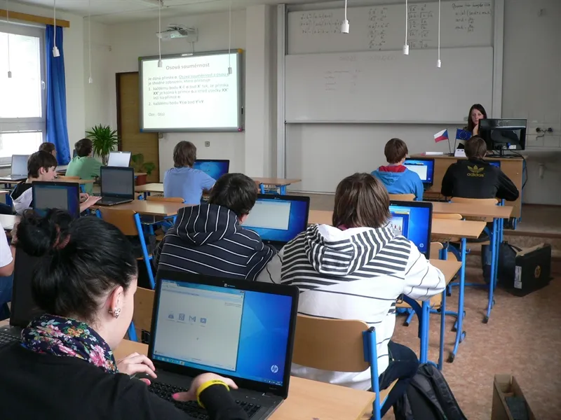 Nová výuka maturitních předmětů – SŠ automobilní Ú/O.