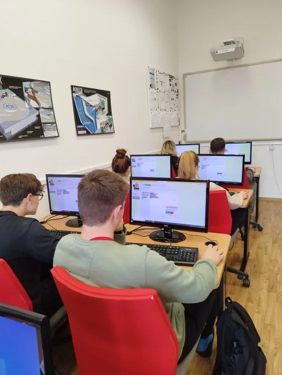 Codeweek na Obchodní akademii a&nbsp;SOŠ CR Choceň