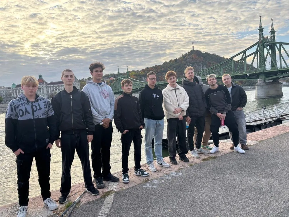 Budapešť místo lavice. Žáci technické školy získali praxi v&nbsp;prestižních firmách