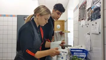 HUSA02